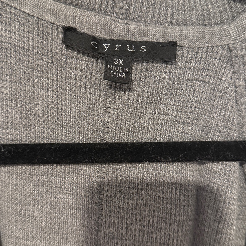Women’s Gray Cardigan Long Sleeve Sweater Hoodie Pockets EUC - Picture 2 of 6
